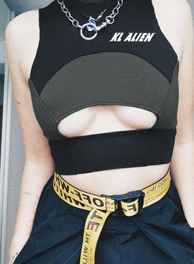 Printed sleeveless hollowed out slim fit top印花无袖修身上衣