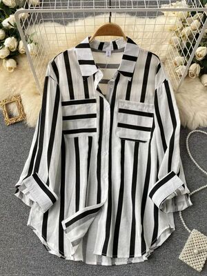 Medium to long vertical striped shirt jacket中长款竖条纹衬衫