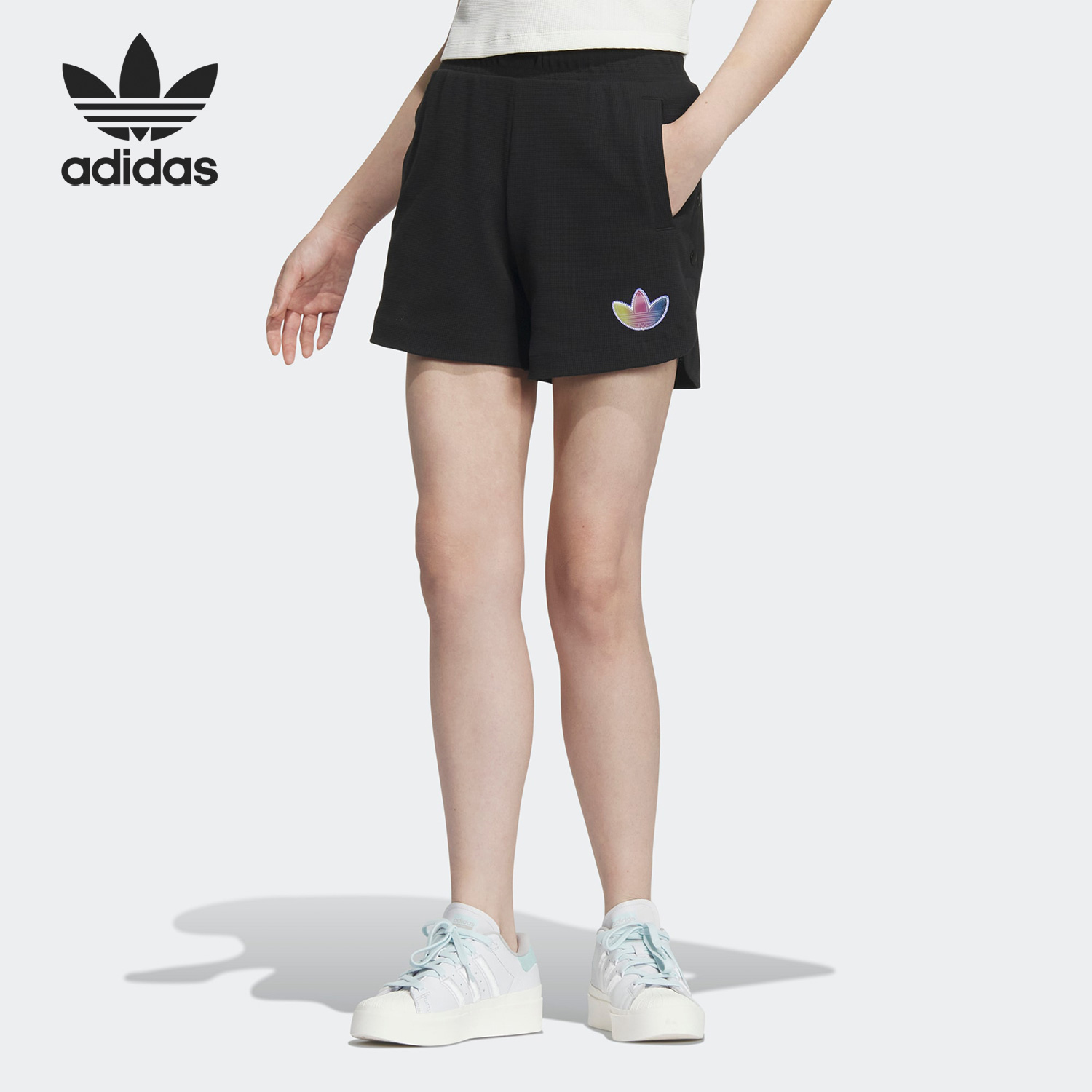 Adidas/阿迪达斯正品三叶草春夏季新款女子运动短裤IK8624