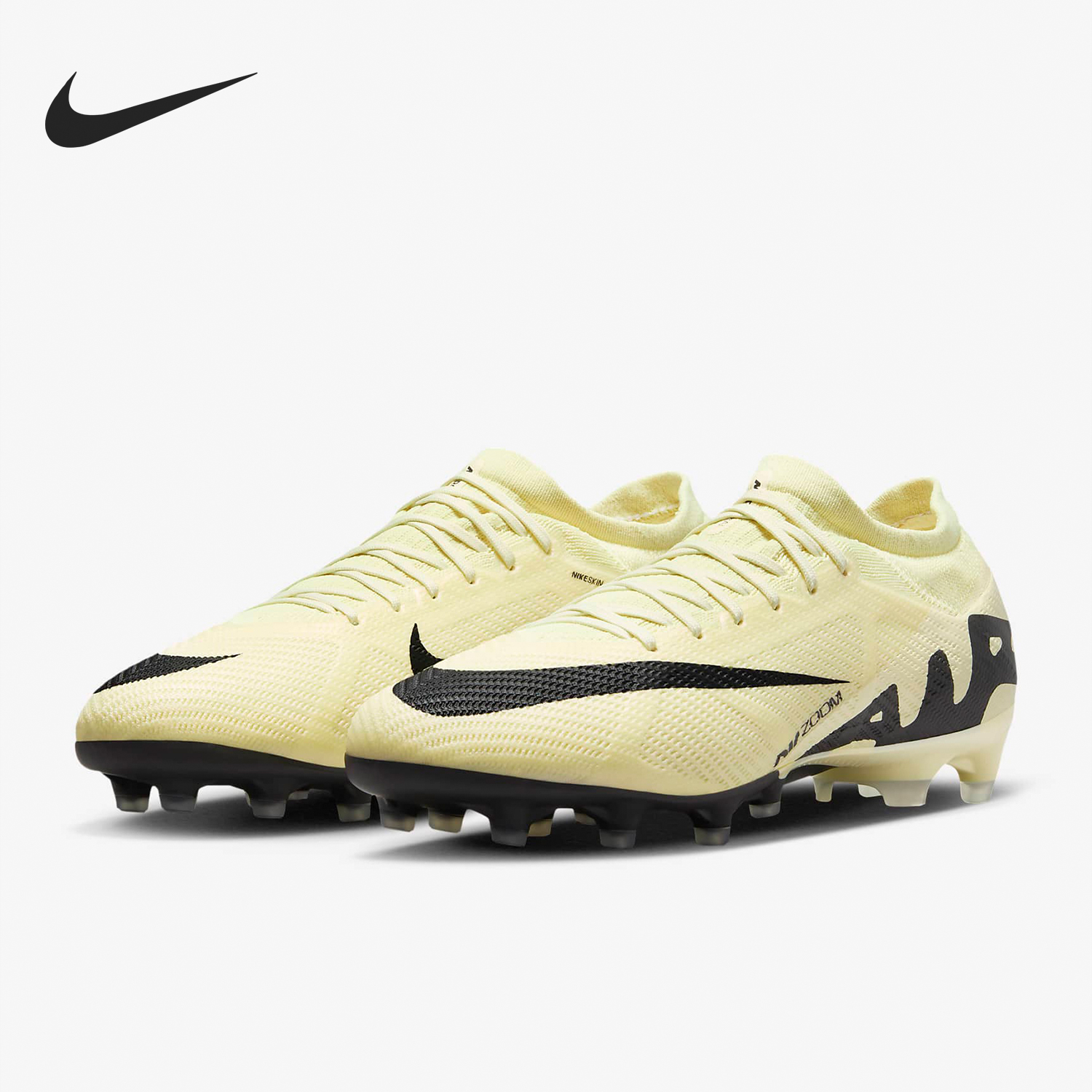 耐克男女同款运动足球鞋