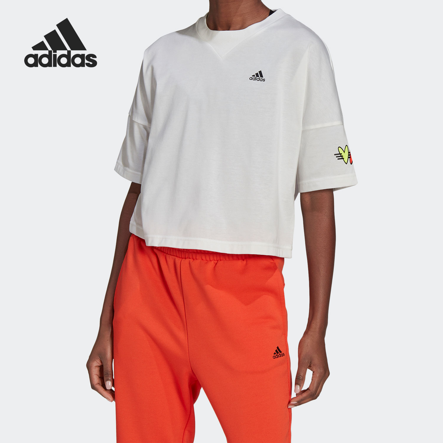 Adidas/阿迪达斯正品2021新款女子运动休闲圆领透气短袖T恤H67199