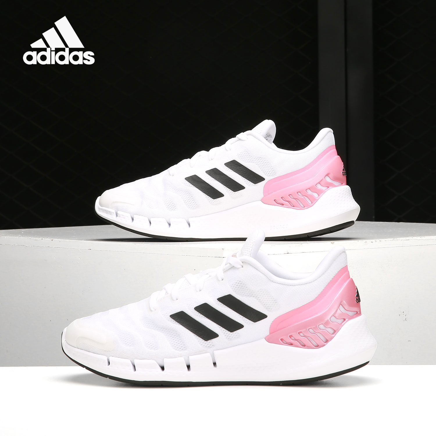 阿迪达斯正品女士运动跑步鞋