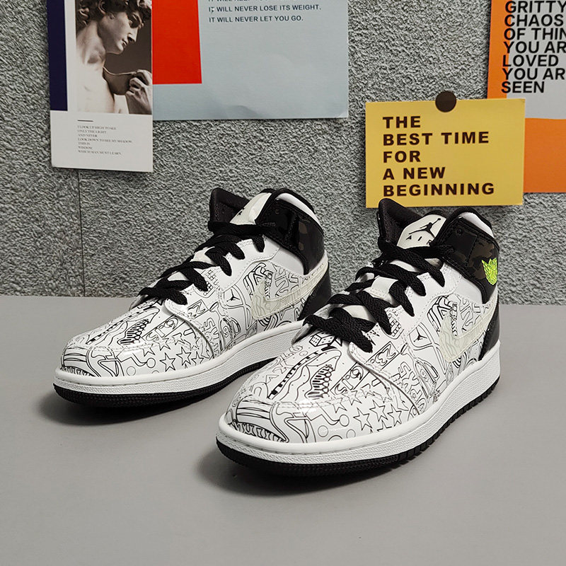 Nike/耐克正品Air Jordan 1 Mid (GS)女子大童板鞋DQ8390-100,童鞋/婴儿鞋/亲子鞋,运动鞋,淘宝优惠券,粉丝福利购,淘宝优惠卷