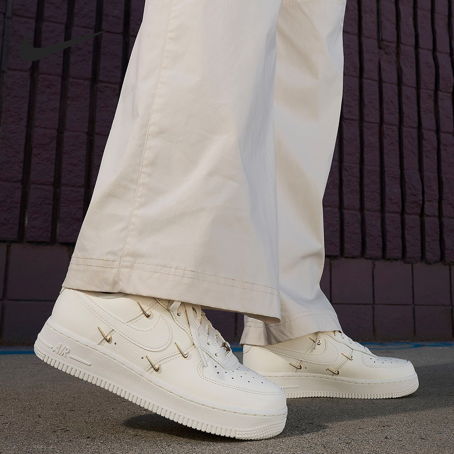 耐克女子低帮运动复古休闲板鞋