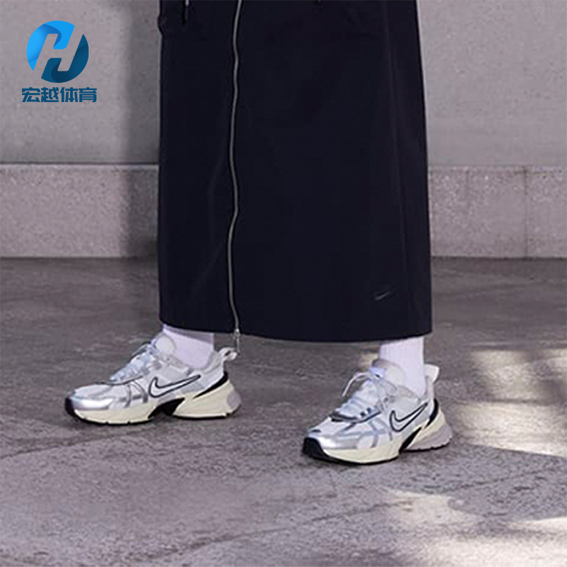 Nike/耐克正品V2K Runtekk女士训练运动回弹跑步老爹鞋FD0736-101