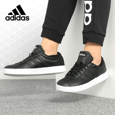 阿迪达斯.女子休闲运动透气板鞋