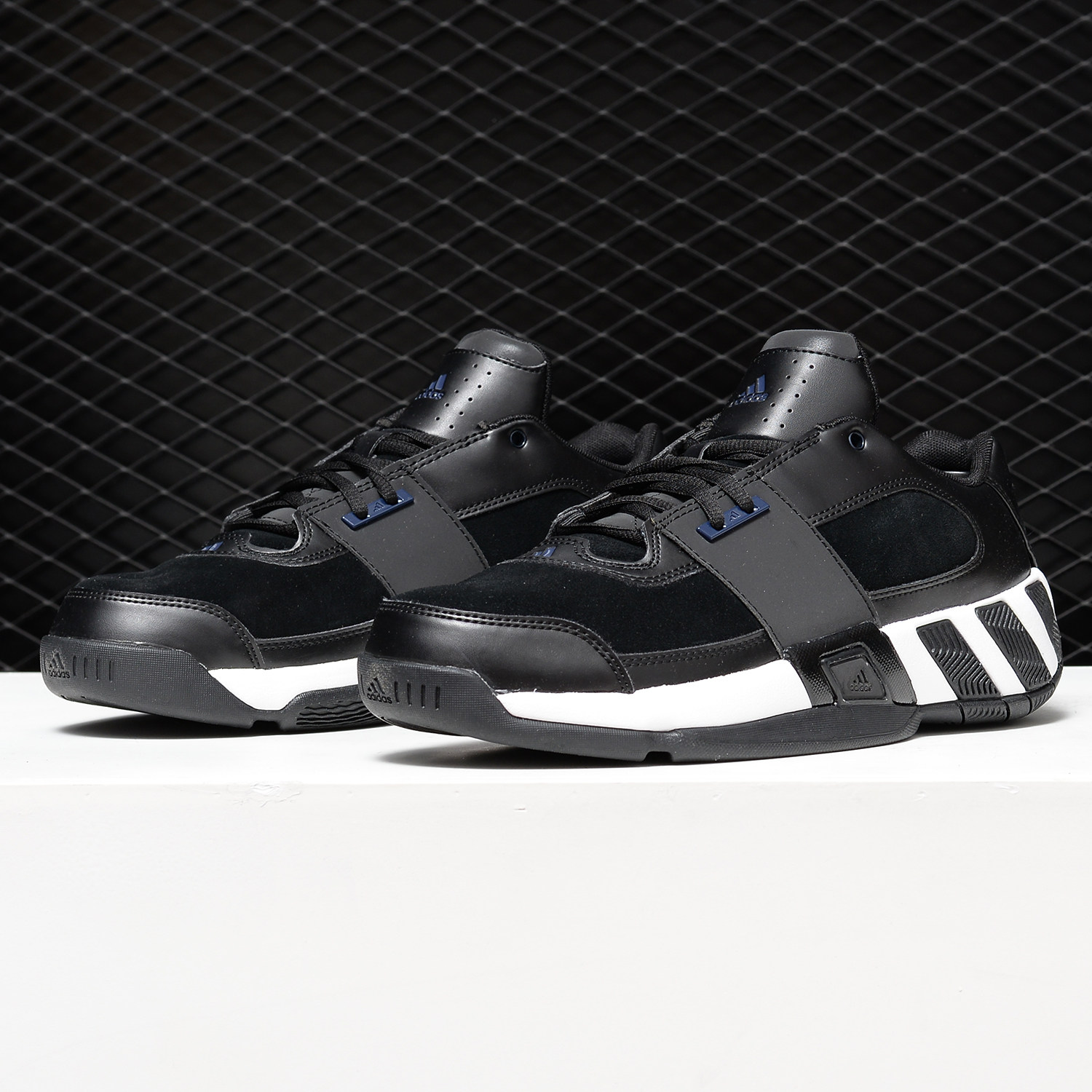 Adidas/阿迪达斯正品男子Regulate篮球团队基础篮球鞋 DB3242