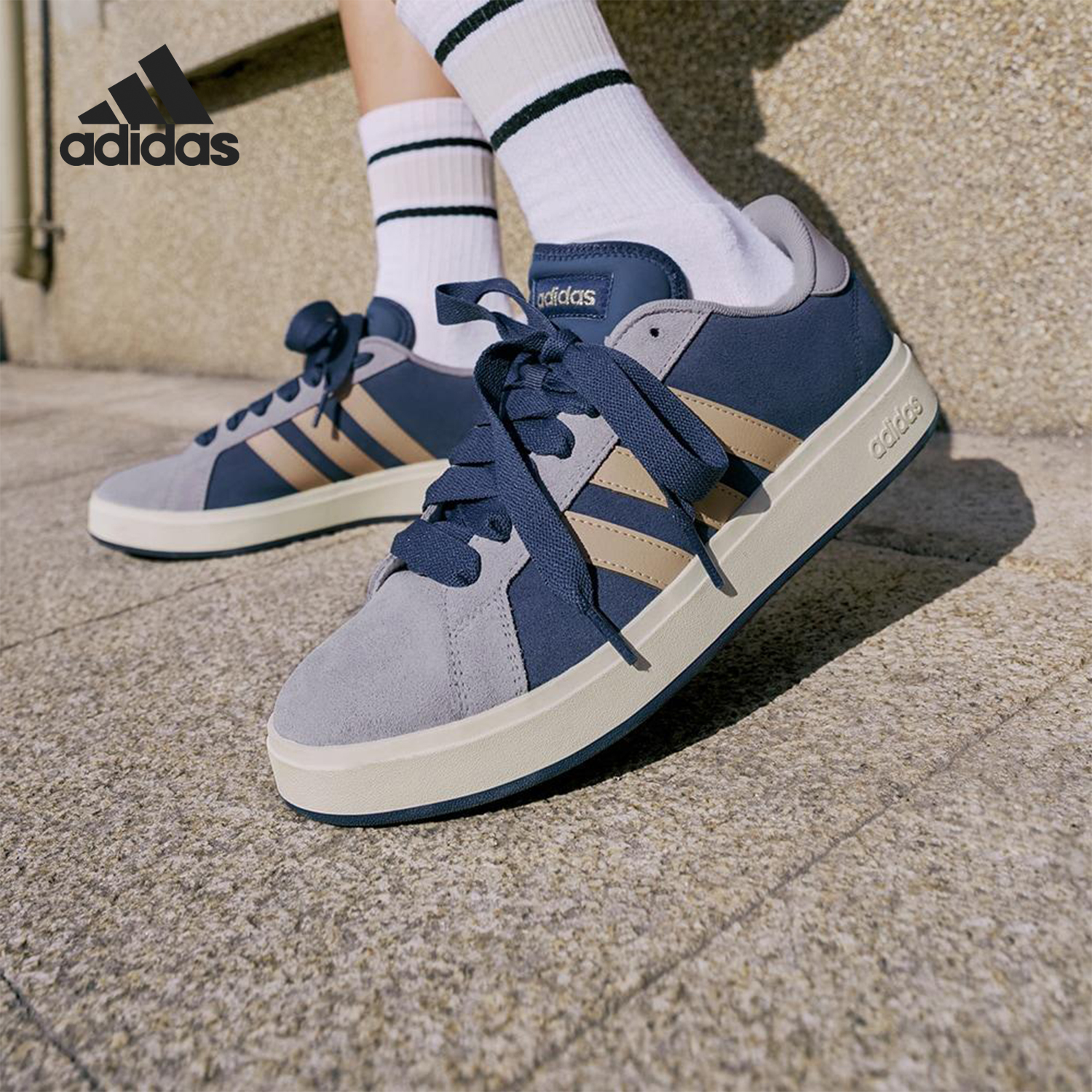 Adidas/阿迪达斯正品新款男女同款复古经典时尚休闲板鞋KK1405