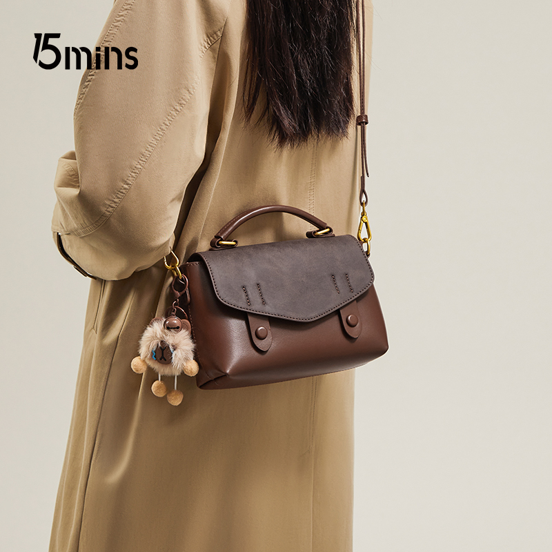 15mins斜挎包女超火小包高级感