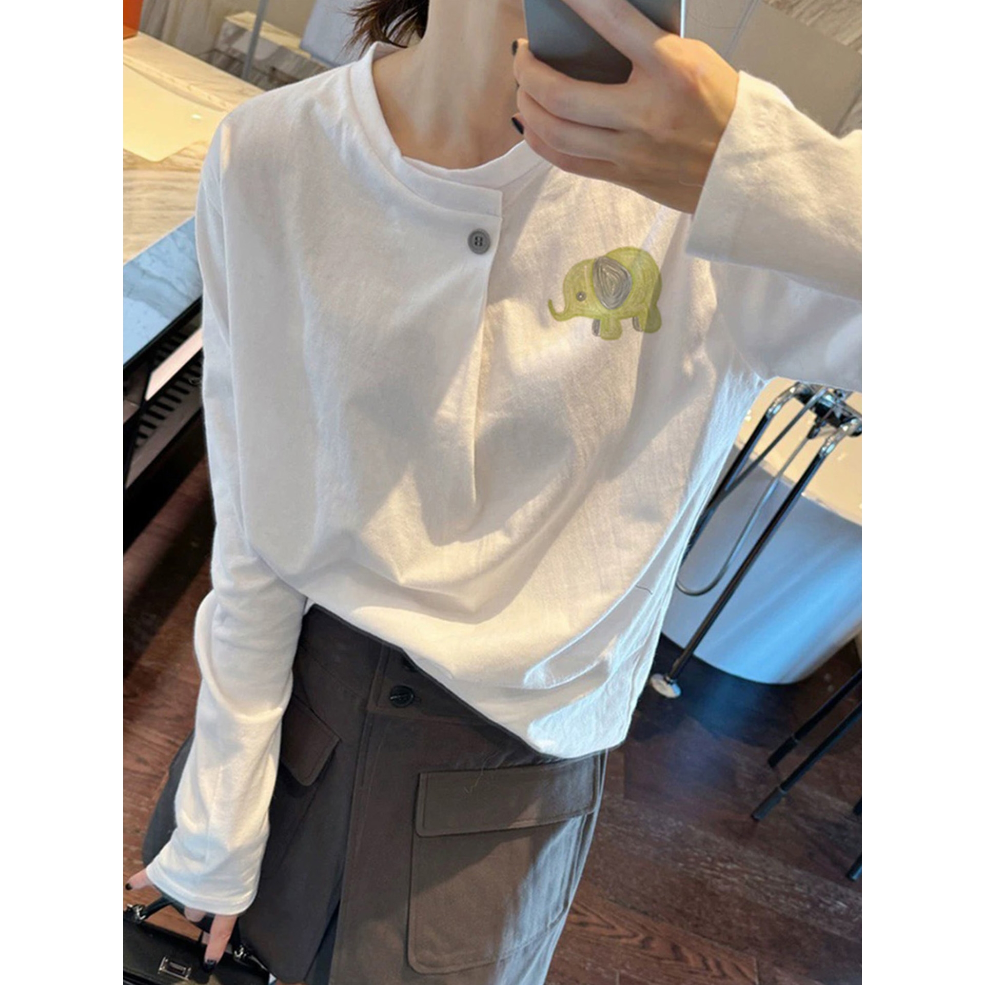 大象白色长袖t恤女2025早秋新款韩系漂亮独特绝美巨好看的小上衣