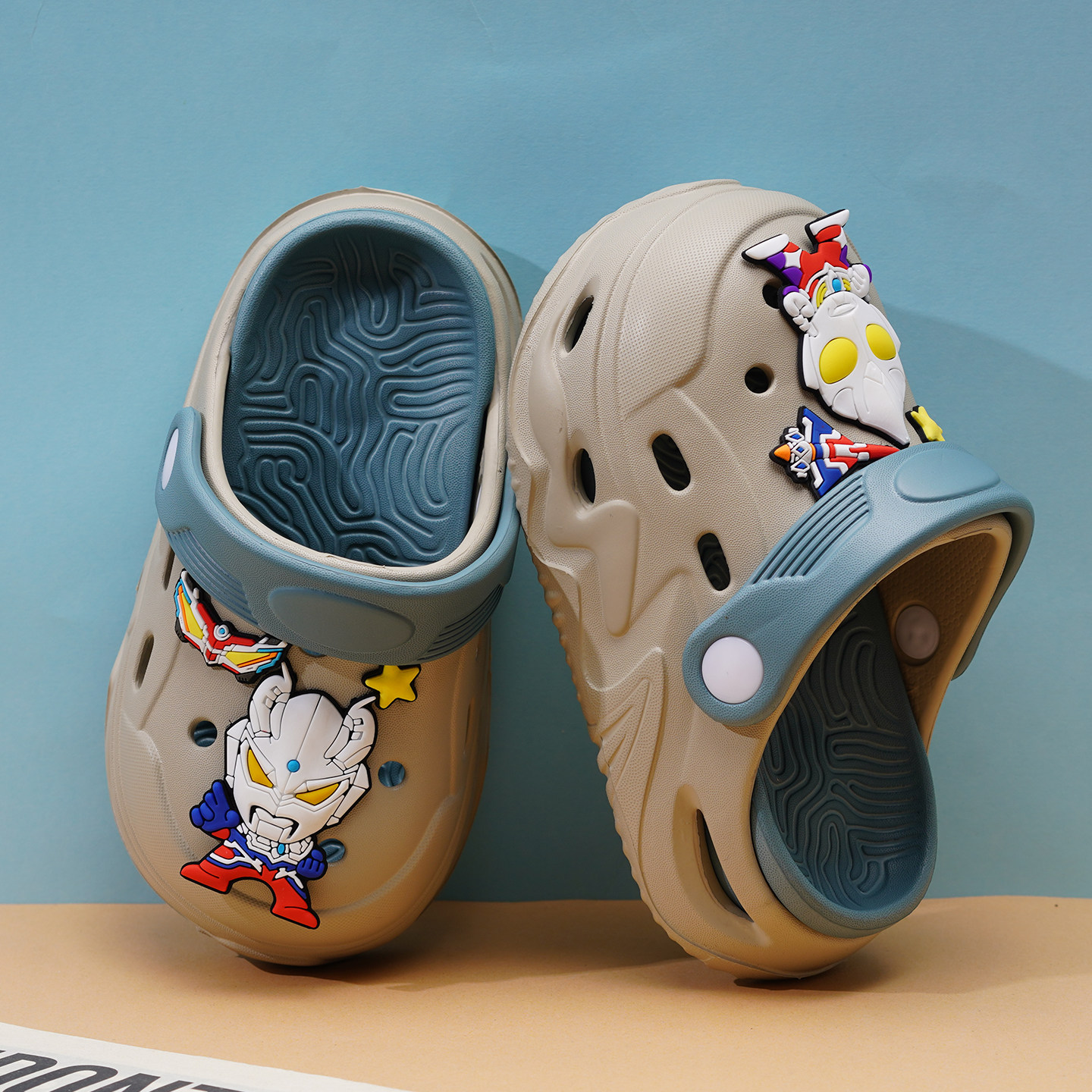 儿童洞洞鞋新款防滑男童拖鞋防滑包头凉鞋外穿沙滩鞋男孩凉拖鞋