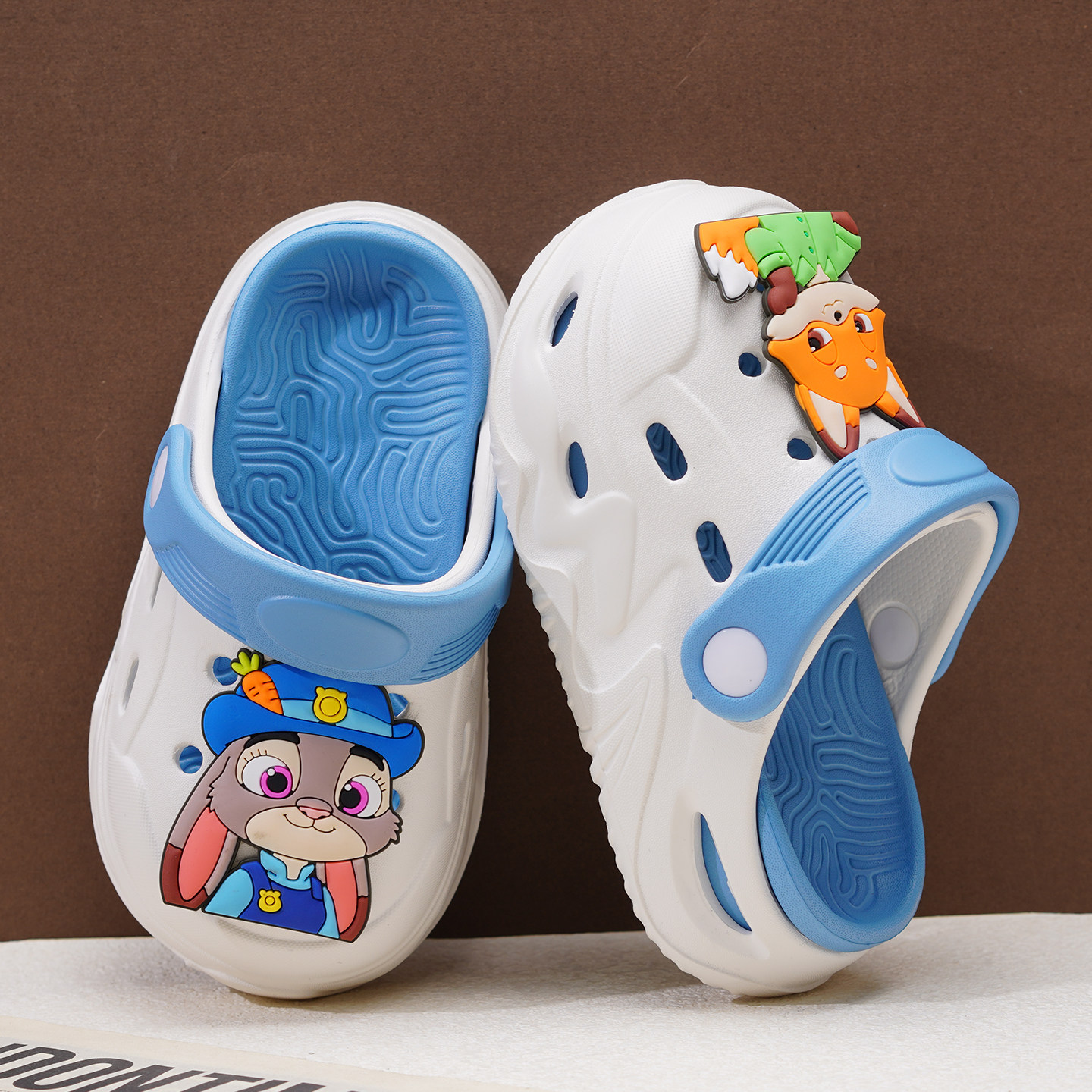 朱迪尼克儿童洞洞鞋卡通防滑防臭包头凉拖鞋男女童夏季沙滩鞋小孩