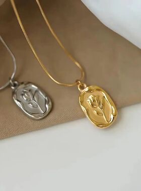 Retro Embossed Tulip Pendant Necklace For Women Personalized