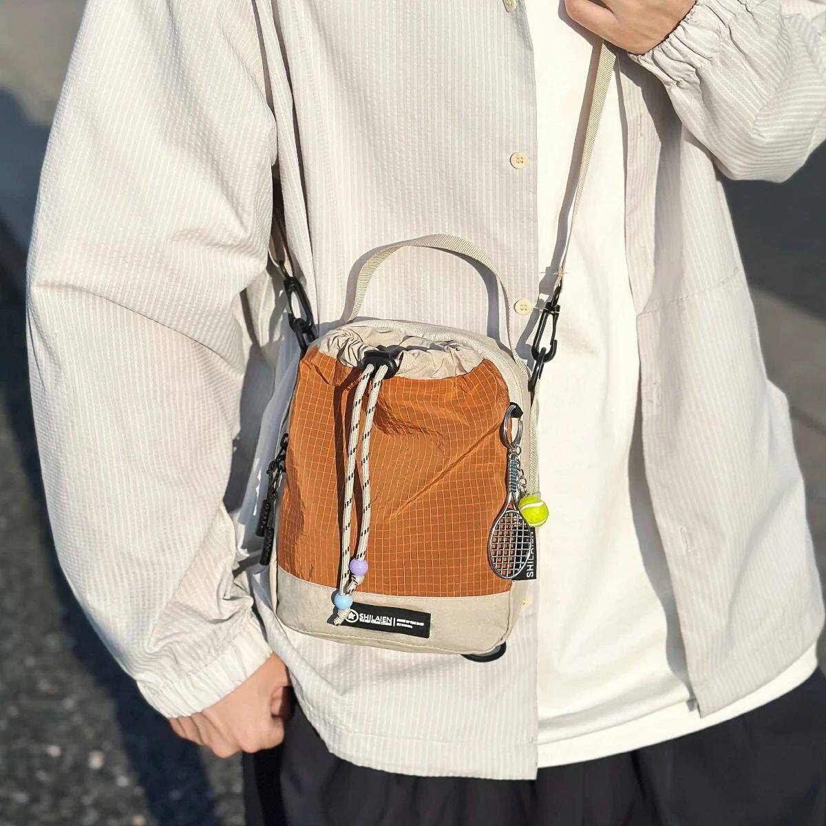 Fashionable Commuter Crossbody Bag Mobile Phone Bag Lightwei