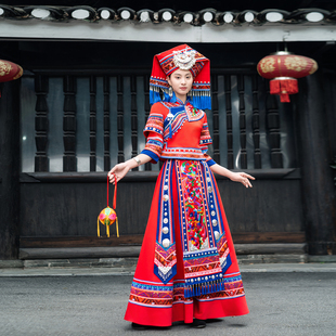 稚归新款广西壮族三月三民族服装女少数民族服装成人高端刺绣长裙