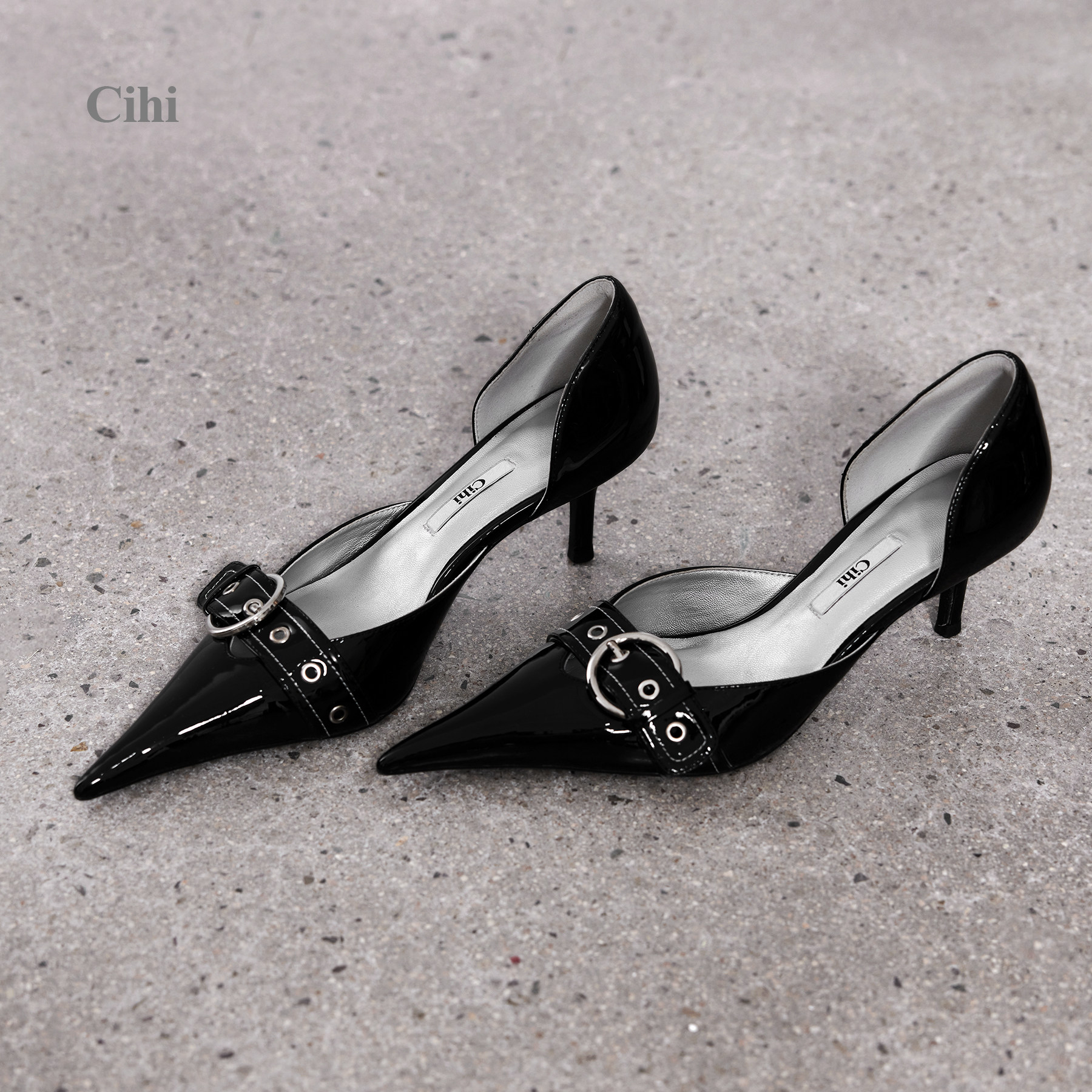 Cihi 解构侧空剪裁 镜面重工金属皮带扣尖头高跟鞋（27早春新品）