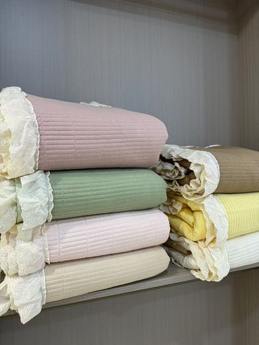 新款韩式纯色全棉皱皱纱A类母婴级绗缝蕾丝花边床盖双人尺寸盖毯