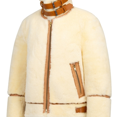 绵羊皮毛一体皮衣毛在外皮在内