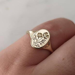 . Delicate Oval Wildflowers Ring Dainty Classic and Exquisi