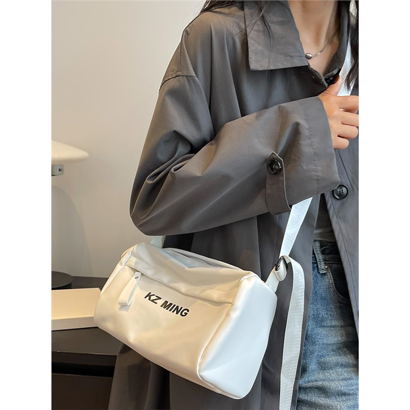 白色日系夏天帆布包女士2026新款小个子上班通勤小挎包单肩斜挎包