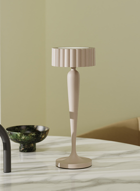 UBIQUA卧室床头灯意式高级感床头柜灯现代简约可调光户外防水台灯