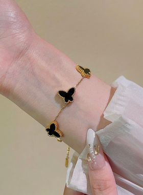 时尚甜美黑色蝴蝶手链不掉色简约不锈钢手串网红百搭设计感手饰女