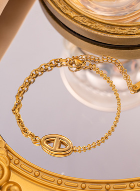 欧美ins风时尚镂空拼接猪鼻子钛钢手链女简约复古高级感新款手饰