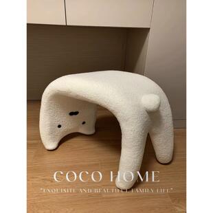 猫咪毛绒凳子创意奶油风下腰异形凳女生精致家用卡通高颜值梳妆凳