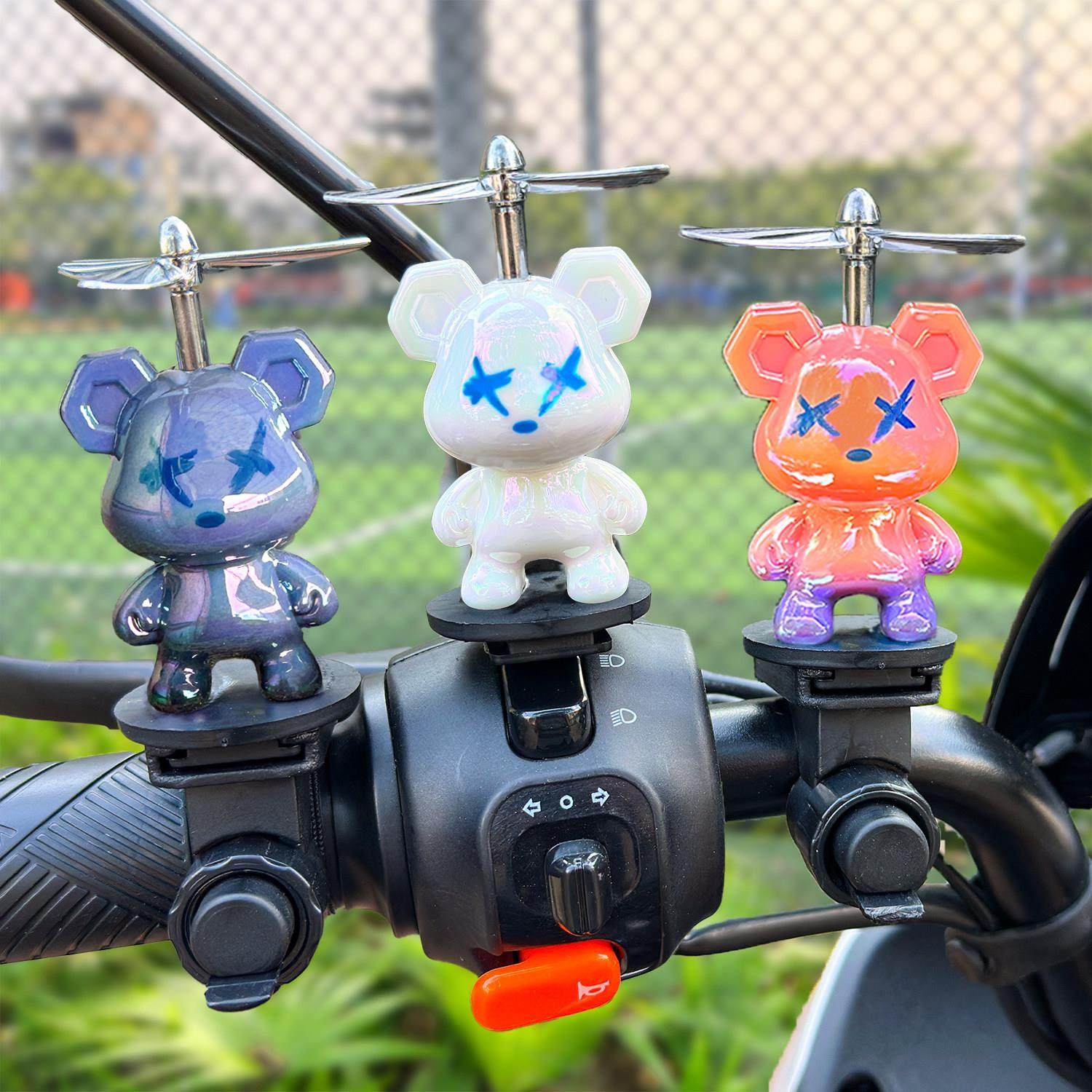 风车暴力熊汽车载摆件电动车电瓶自行车摩托头盔装饰品小配件公仔