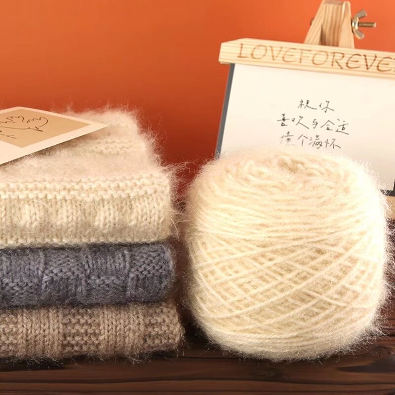 松鼠编织绒毛线团亮丝新款手编帽子围巾线外套中粗线厂家批发