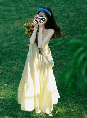 旅游度假仙女杏色吊带连衣裙女夏2025新款小个子海边拍照沙滩长裙