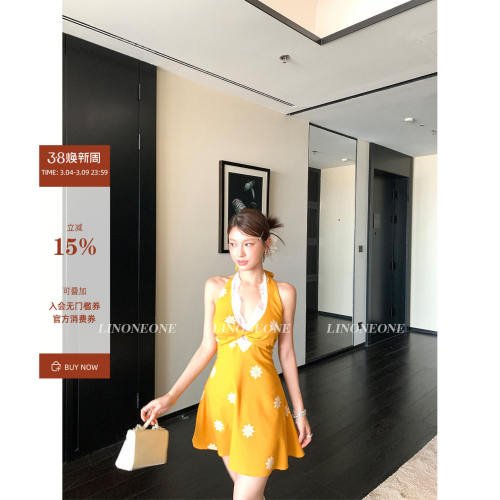 LINONEONE  仙本那花园 棉麻刺绣黄色拼蕾丝扭结V领挂脖连衣裙