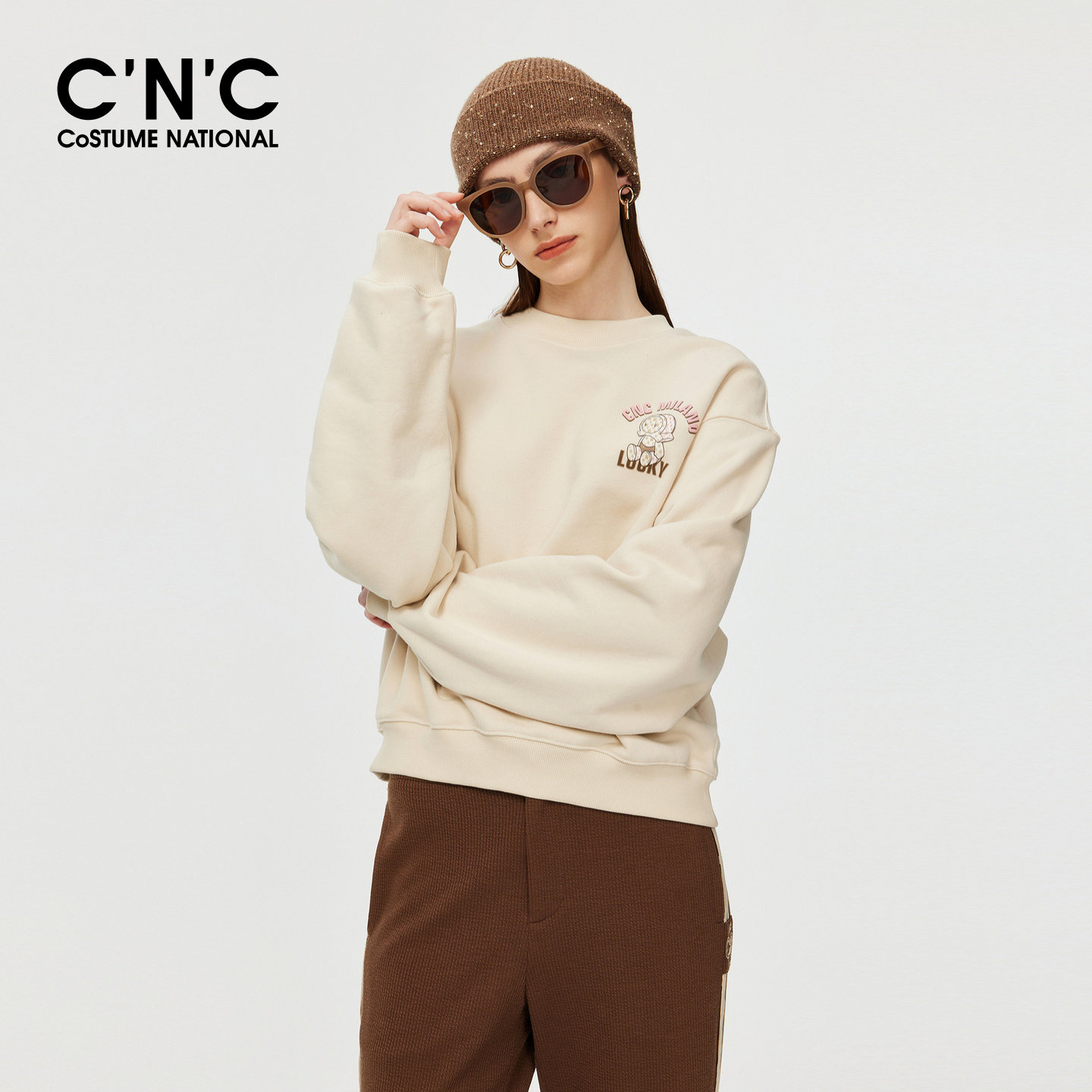 CNC轻奢女装印花图案落肩宽松磨毛长袖卫衣秋冬厚实简约圆领上衣