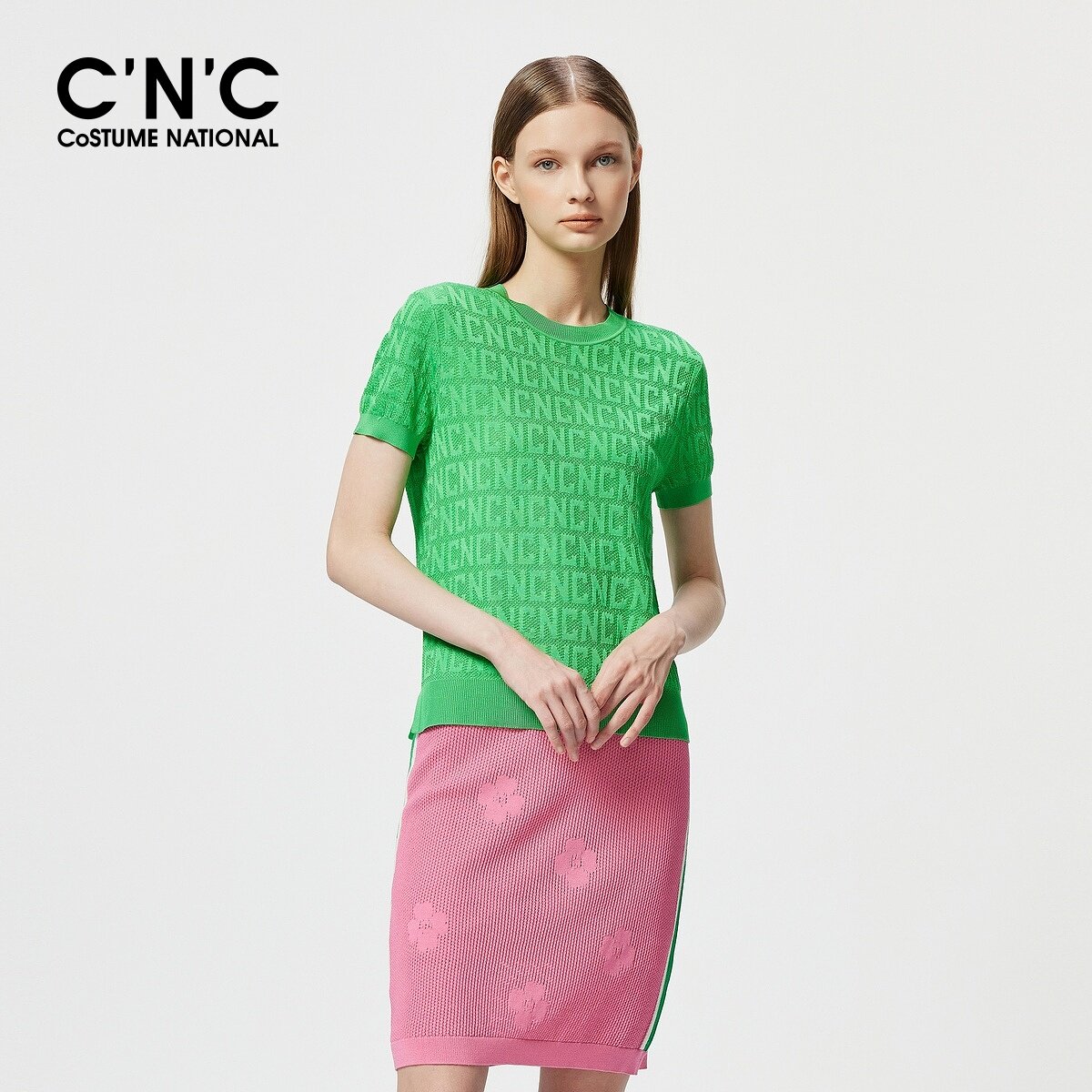 CNC轻奢女装夏季满印字母提花棉质透气短袖针织衫时尚上衣女