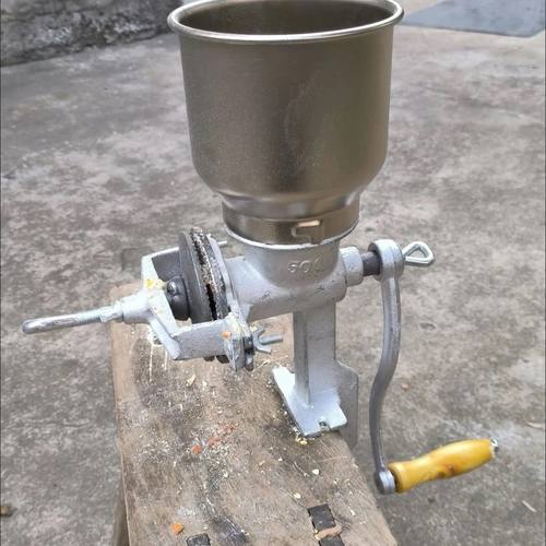 手摇研磨家用机磨玉米大豆花生咖啡豆喂鸡鸭鹅辣椒芝麻省力碎玉米