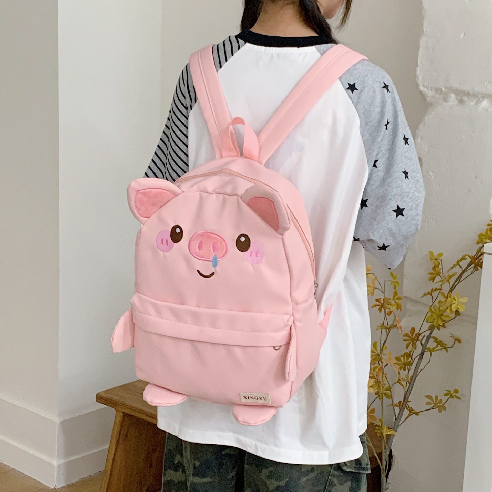 可爱鼻涕猪书包女双肩包初高中学生轻便背包大容量高颜值休闲百搭