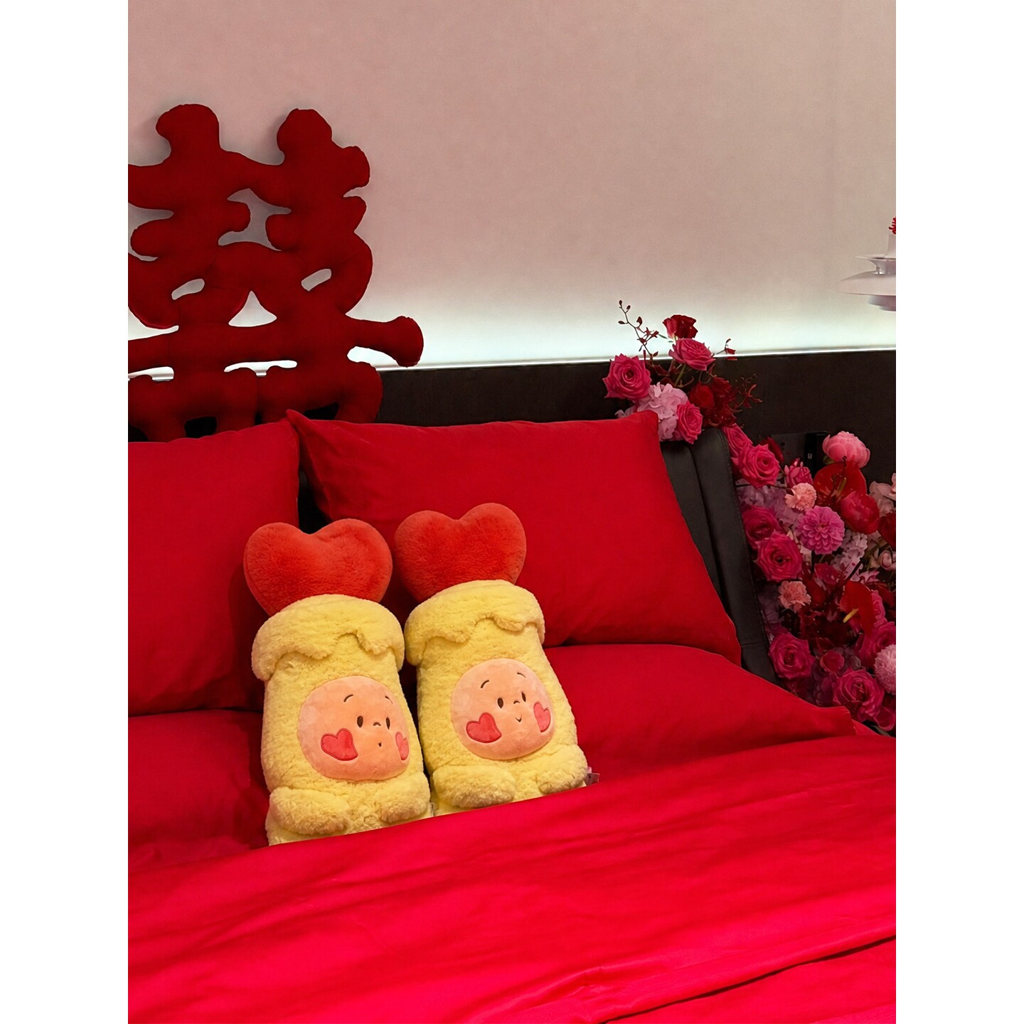 星星人压床娃娃一对结婚新款高档婚房摆件毛绒公仔七夕新房布置