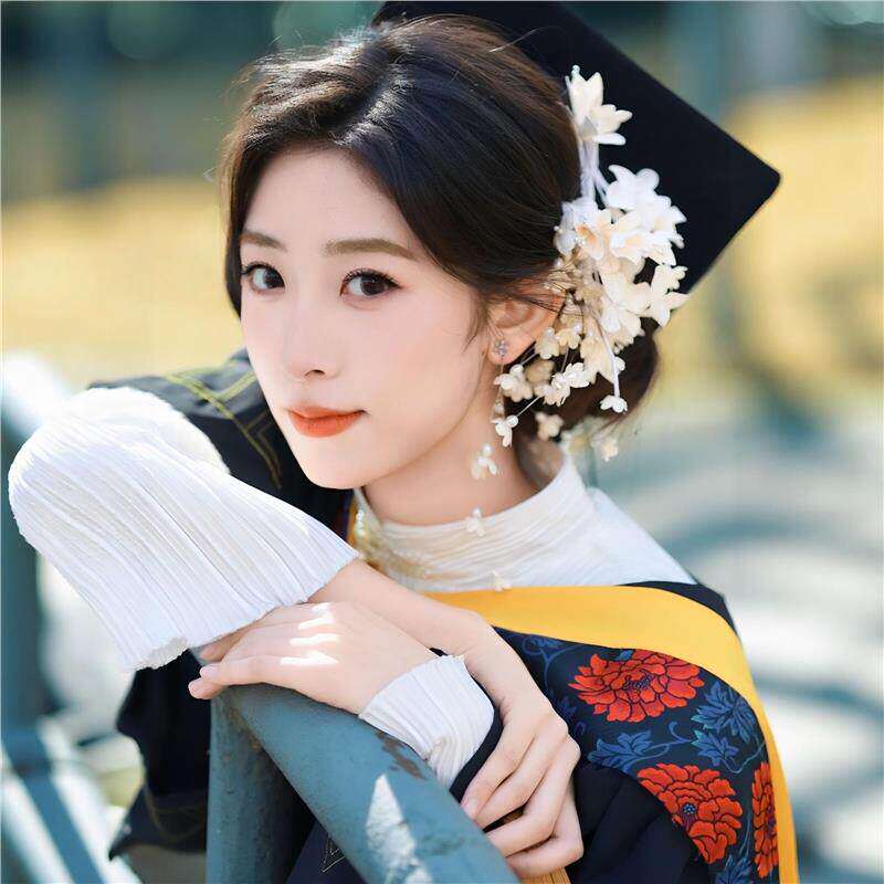 学士帽铃兰花簪花发夹白色真花朵流苏发饰气质古风布艺花侧边夹