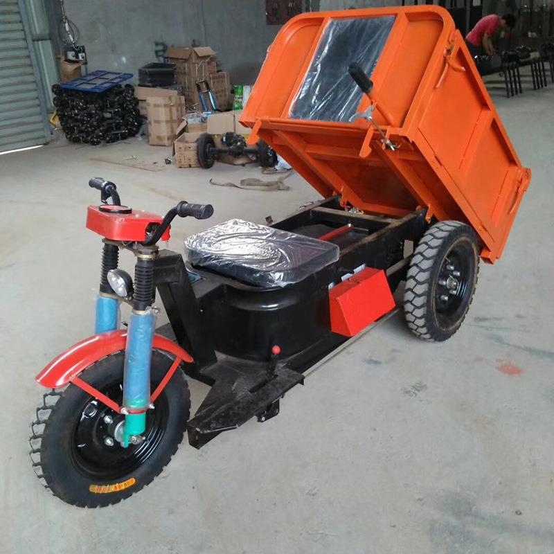 工程拉沙土电动三轮车载重1吨自卸翻斗爬坡续航时间长灰土车