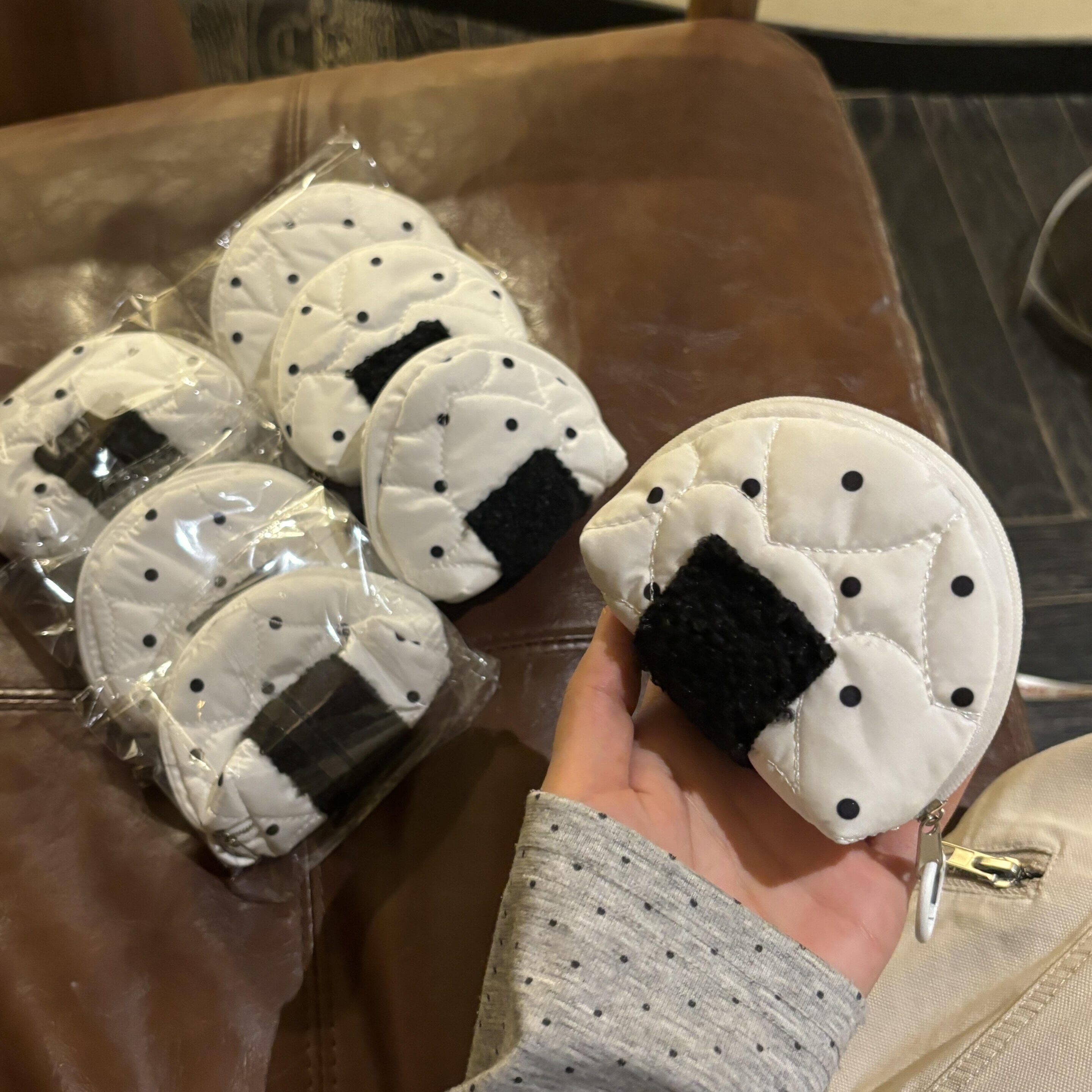 波点贝壳饭团收纳包学生迷你蓝牙耳机包口红零钱包证件包可爱卡包