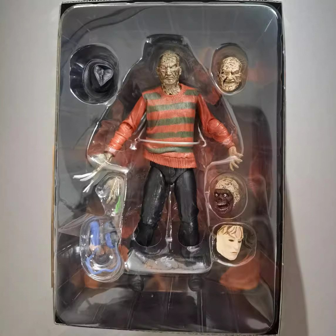 NECA 豪华电影版 猛鬼街 杀人狂 弗莱迪 超可动人偶手办模型盒装图片