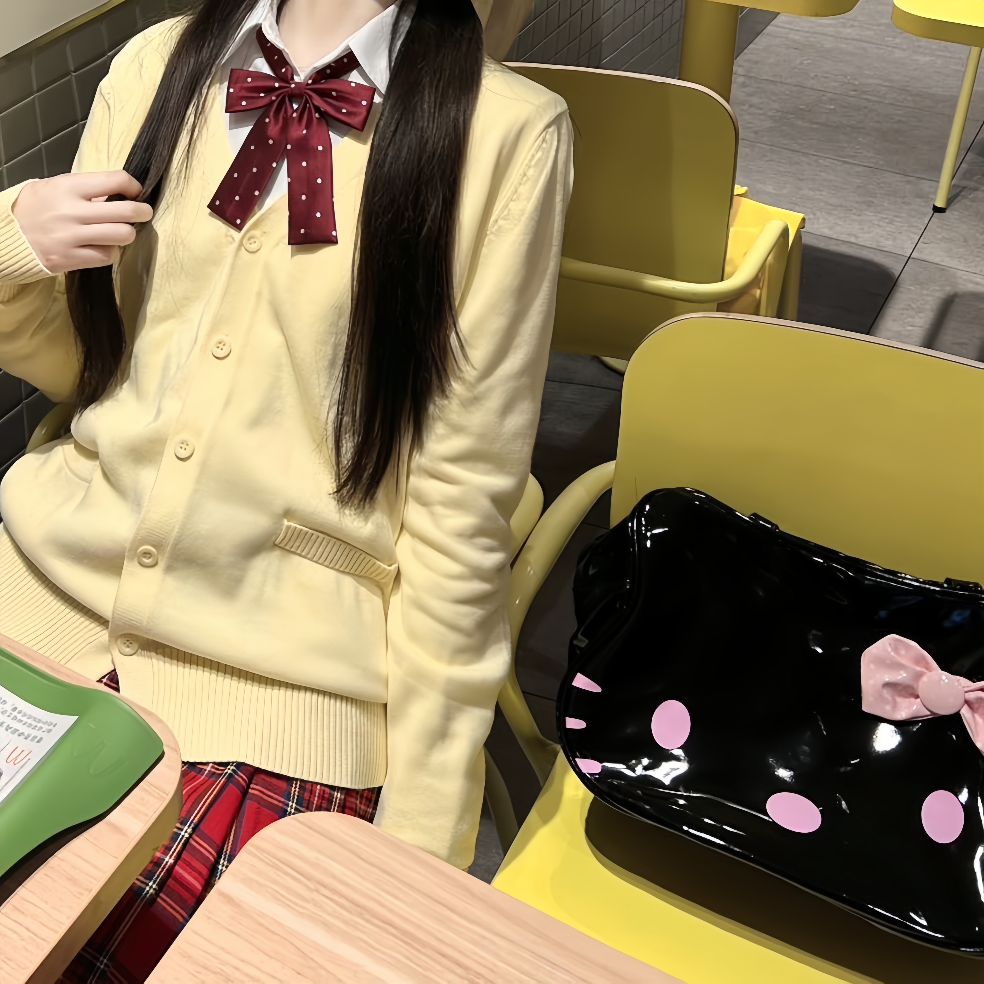 学生可爱kitty上课通勤2025大容量制服包单肩亮面蝴蝶结腋下包