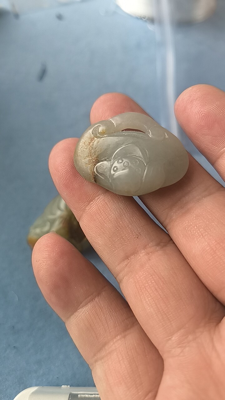 新疆和田玉籽料荷花如意锁吊坠挂件526017