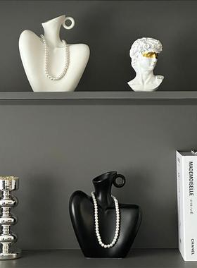 玄关装饰摆件艺术创意人体锁骨陶瓷花瓶桌面客厅拍照道具