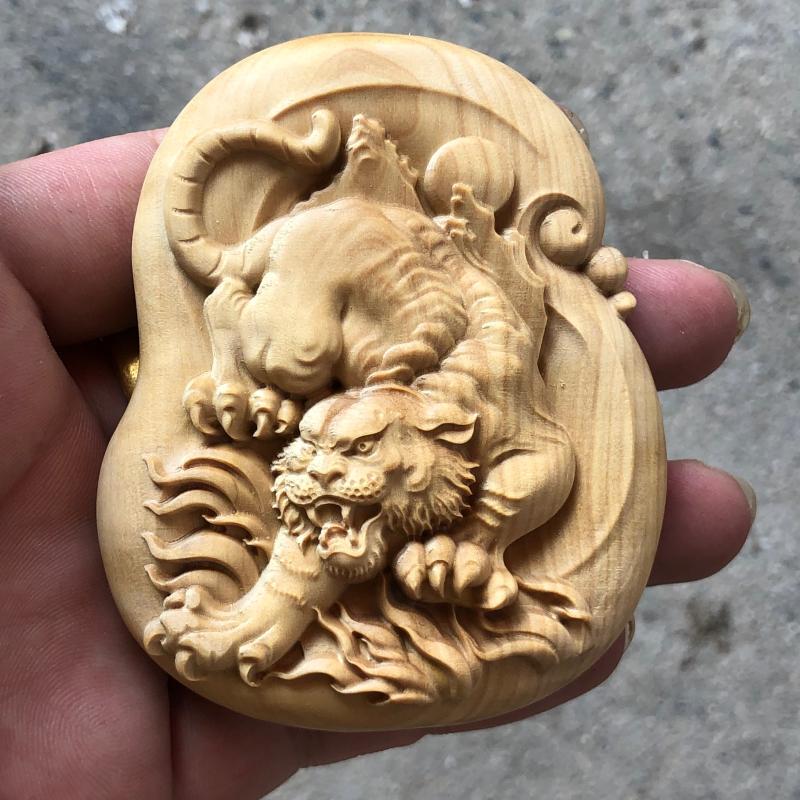 黄杨木雕刻猛虎下山生肖老虎实木随身手把件家居车载送礼吊坠挂件
