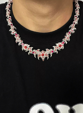 现货sasi同款尖刺红眼睛荆棘寄生项链潮牌嘻哈说唱男女同款锁骨链