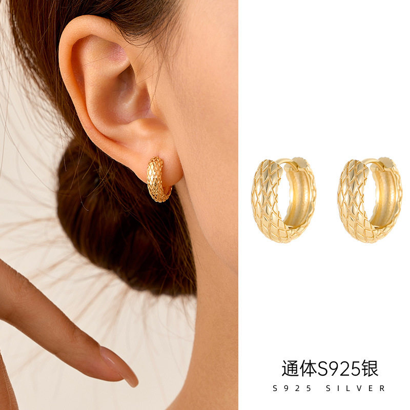 高级感S925纯银欧美金色菱格纹耳