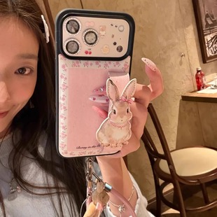 高级感碎花兔子手腕带适用iPhone17ProMax手机壳16苹果15防摔软14