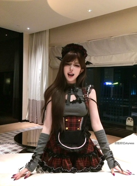 你脸好红shyness-小恶魔-日系女仆哥特风修身针织上衣背带裙套装