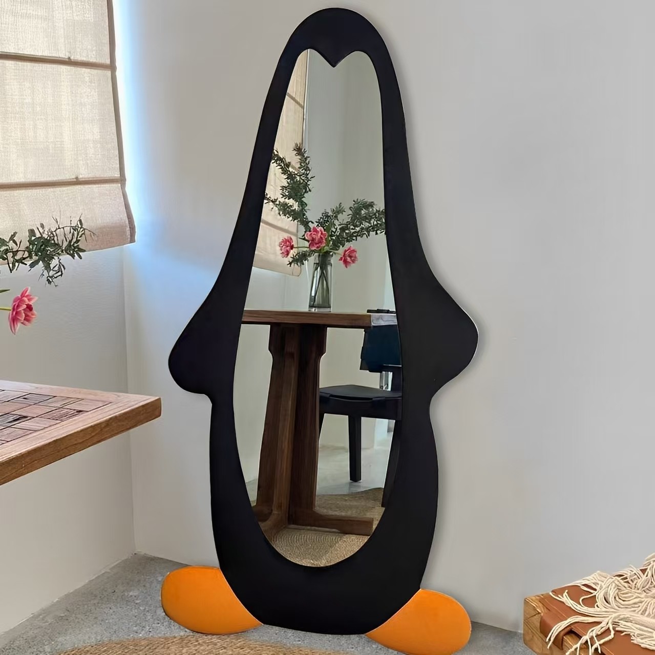 现代卡通异形全身镜网红企鹅穿衣镜家用卧室女生高颜值落地镜定制